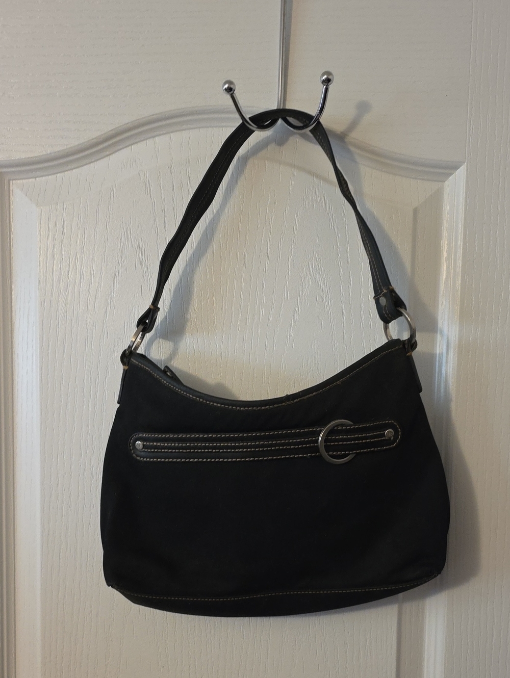 VINTAGE COLE HAAN BLACK SHOULDER BAG WITH SILVER ACCENT